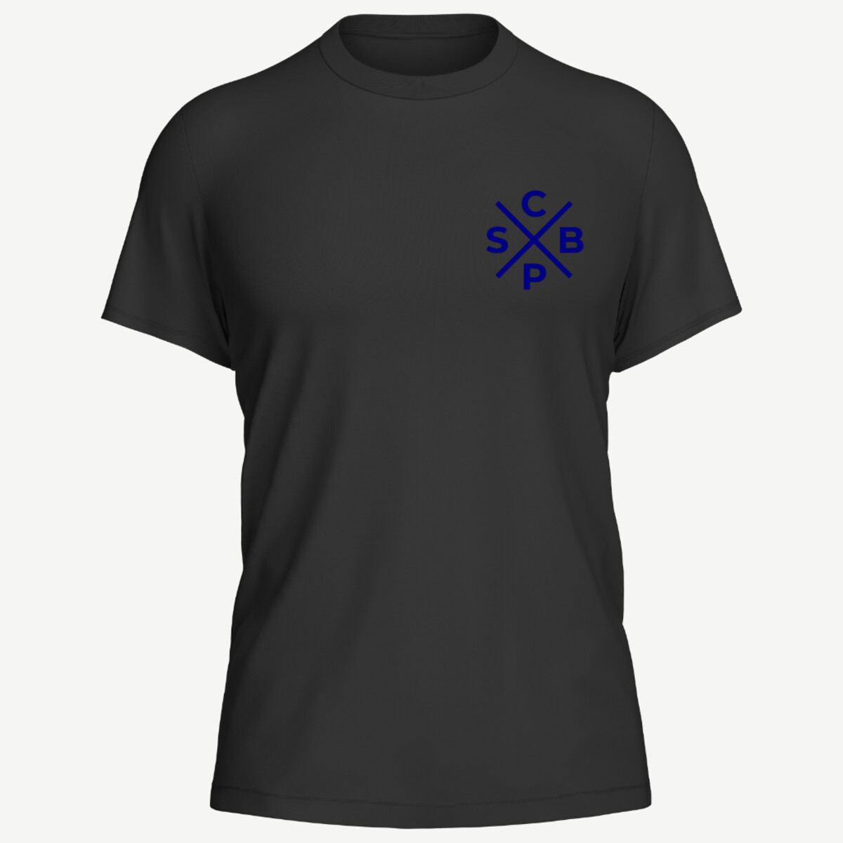 Camiseta preta vista de frente, com o monograma CSPB da cruz de São Bento impresso em tamanho pequeno no peito, em azul mariano.