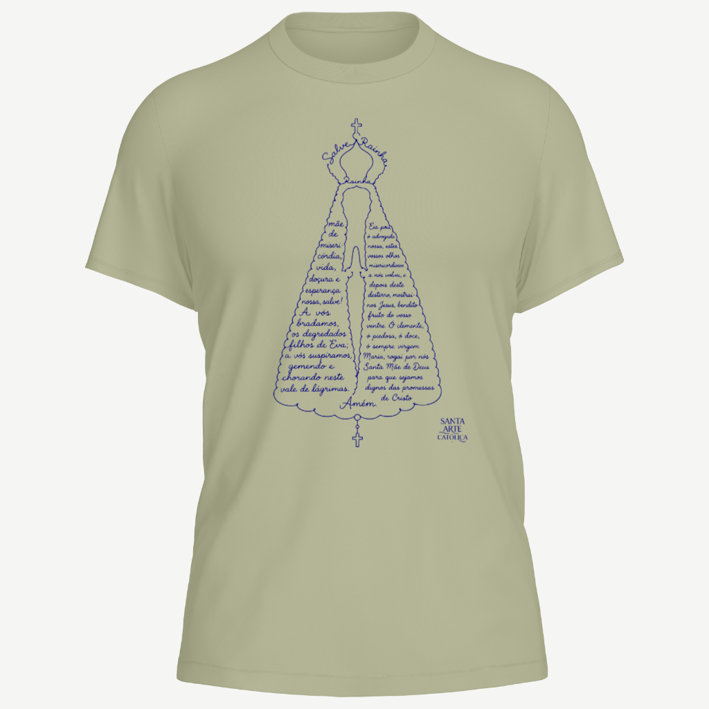 Camiseta saara com a oração Salve Rainha escrita por completo, desenhando o manto e a coroa de Nossa Senhora Aparecida, em tinta azul mariana