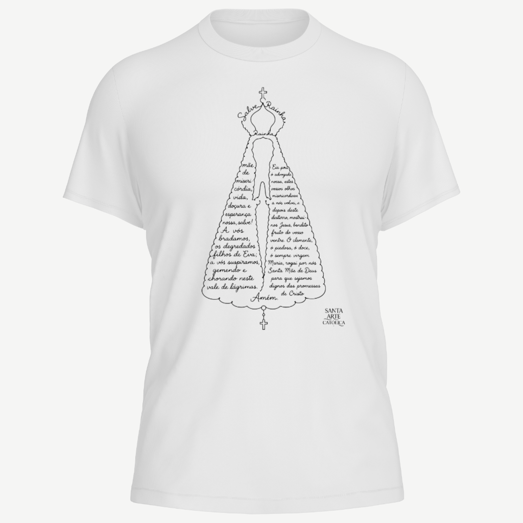 Camiseta branca com a oração Salve Rainha escrita por completo, desenhando o manto e a coroa de Nossa Senhora Aparecida, em tinta preta